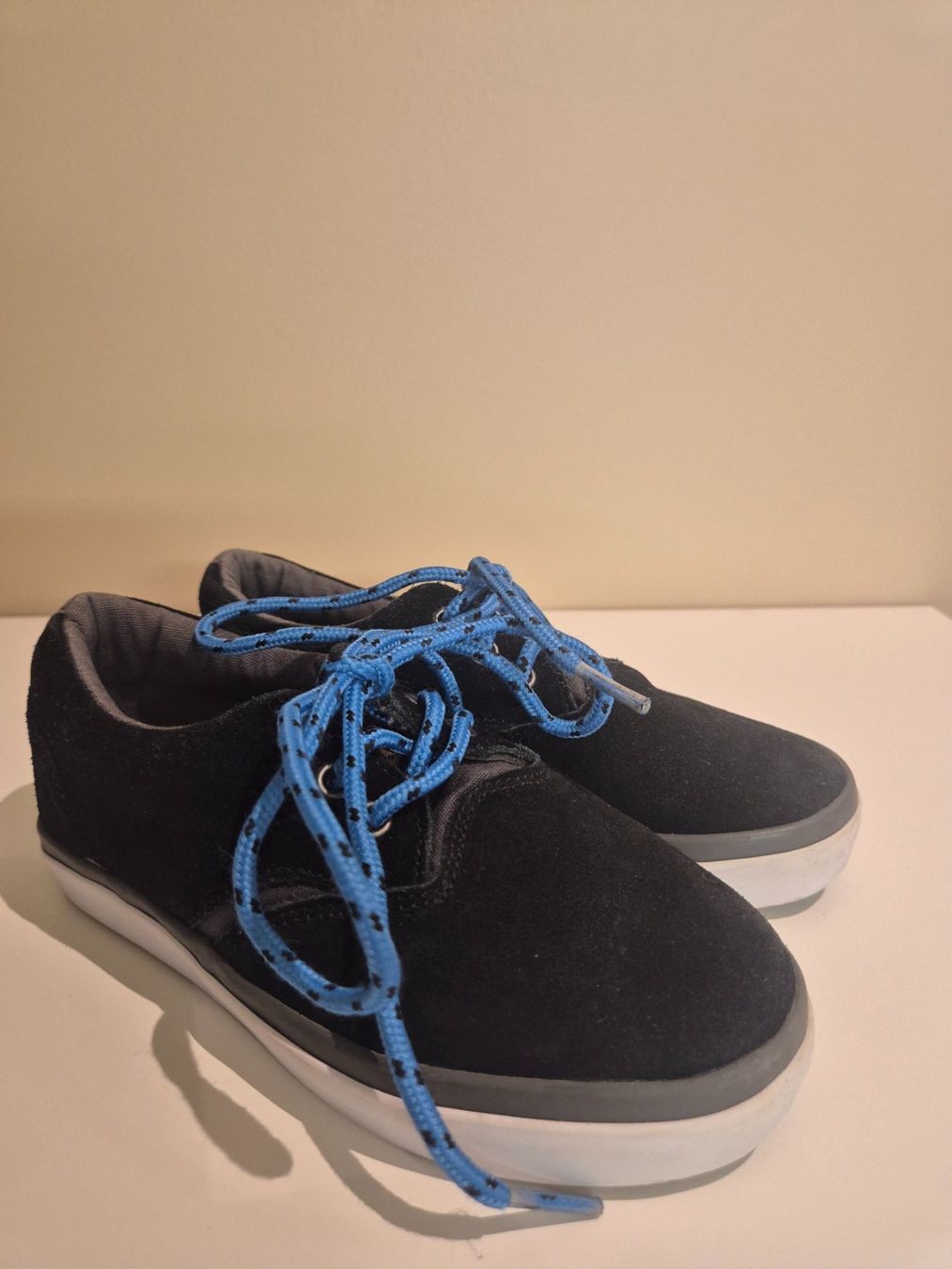 Scarpe per ragazzi: Halbschuhe zum binden, schwarz, Gr. 29 – Usato da Dietikon venduto da grafad 2