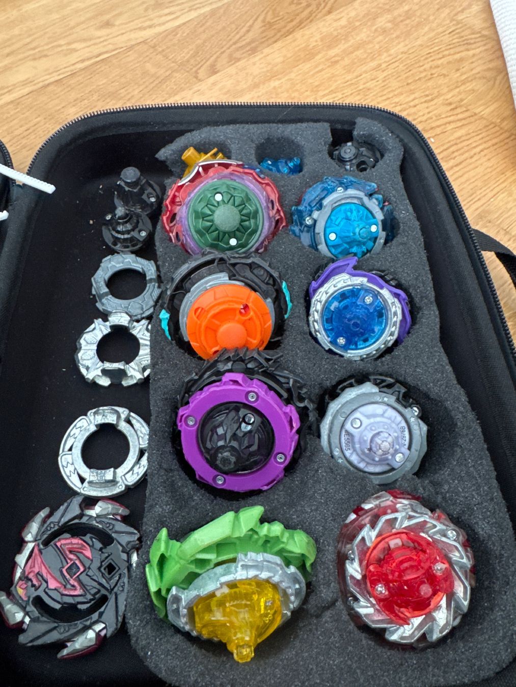 Giocattoli: 9Starke Beyblades kampfbereit🔥 – Usato da Wettswil venduto da cri_2w86 2