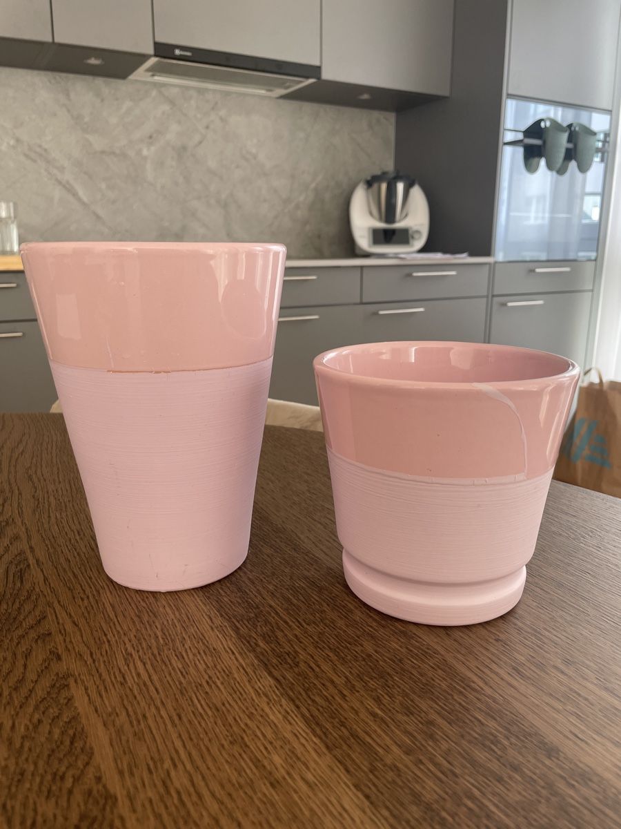 Vasi per fiori: Zwei rosa Blumentöpfe – Usato da Arbon venduto da llaauraa