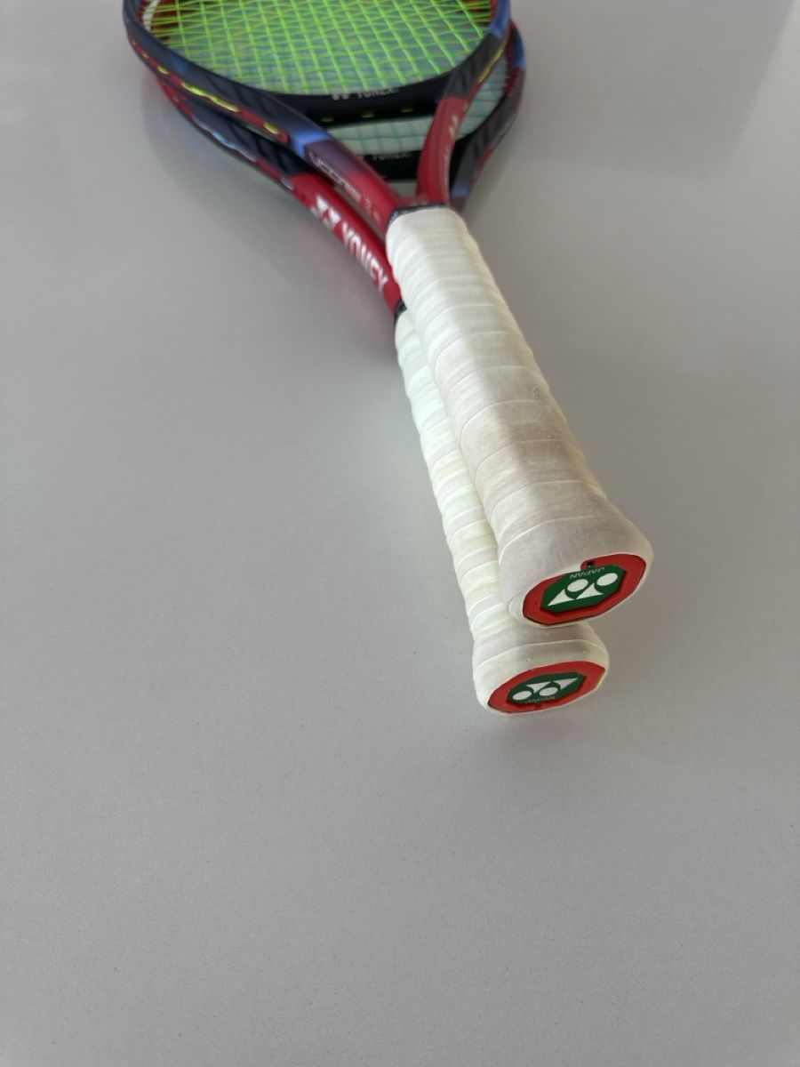 Yonex Raquettes: Yonex Vcore 100 Pro Stock – D'occasion à Adliswil par mbzero01 4