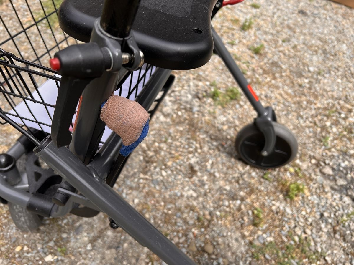 Ausili per la deambulazione: Rollator Rehaforum Medical Actimo Basic (48) – Usato da Glattfelden venduto da maa_qcj8 7