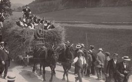 Oberburg bei Burgdorf, Festgesellschaft mit Heuwagen, Photok