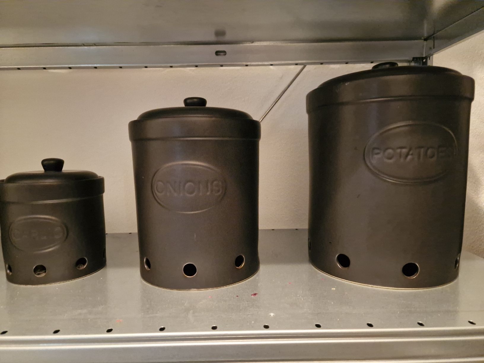 Behälter & Ähnliches: Vorratsbehälter Set 3-teilig schwarz – Gebraucht aus Vitznau von ron_65gg