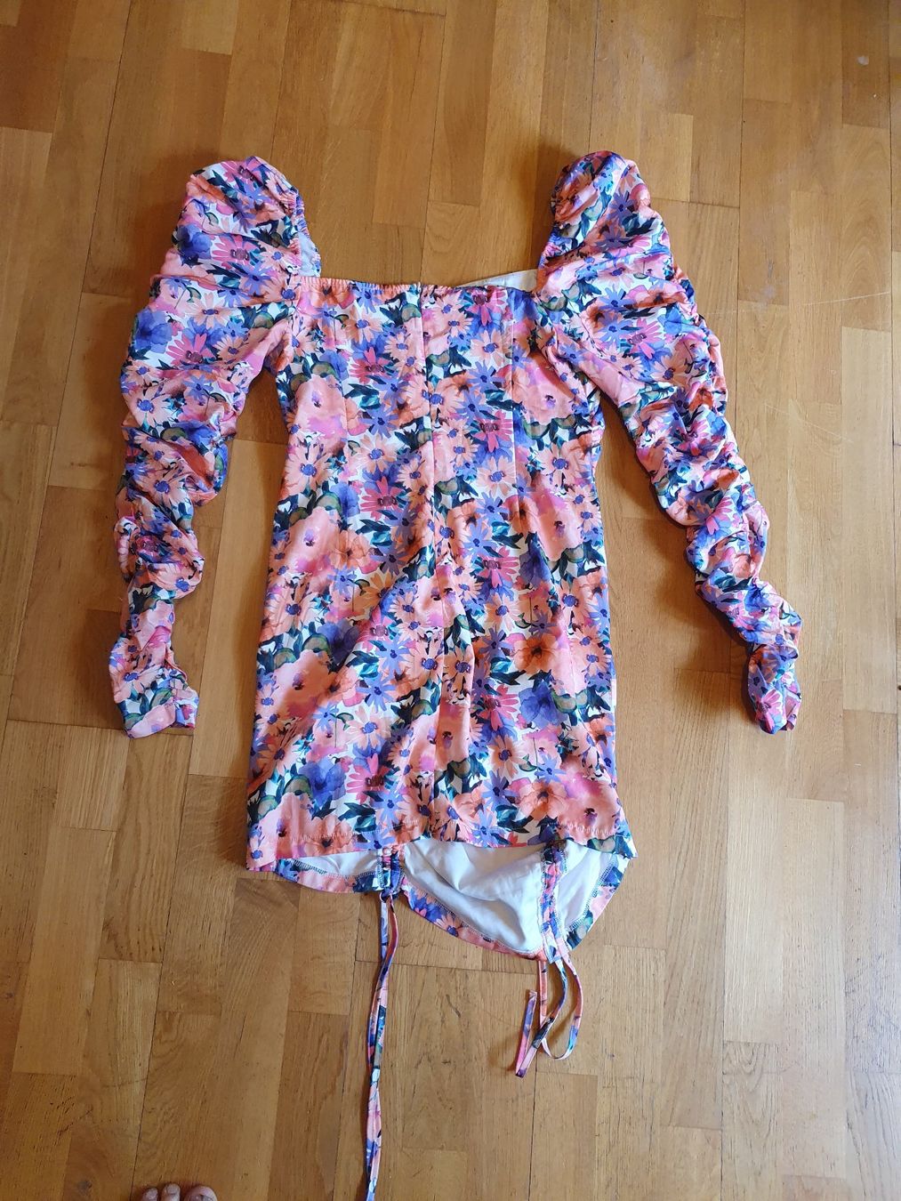Blusen: Damenkleid Pretty Little Thing grösse 44 – Gebraucht aus Zürich von loosebone 1