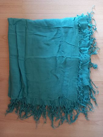 Echarpe turquoise à franges