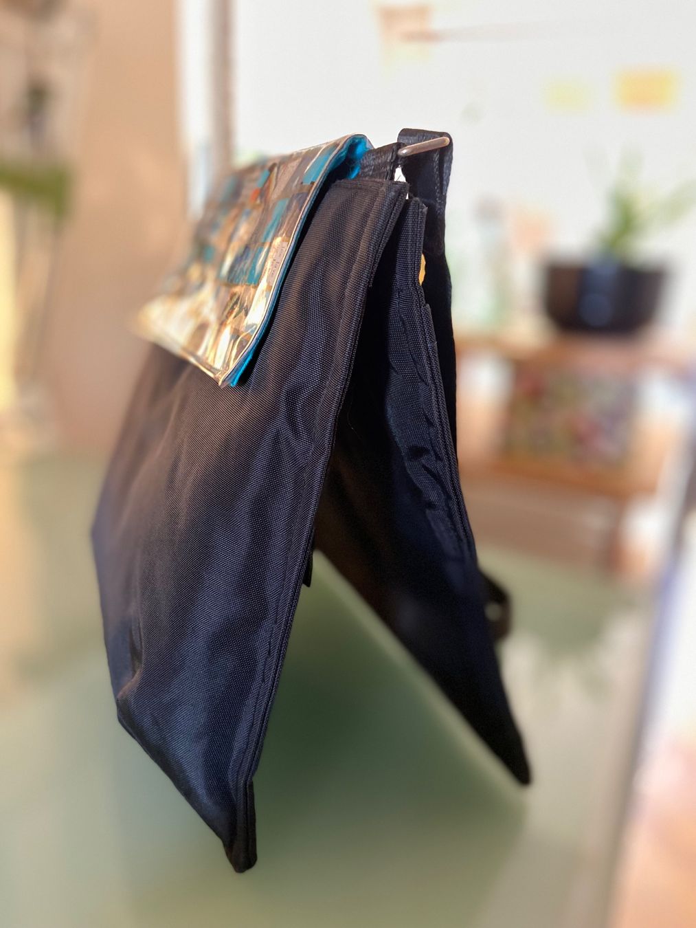 Taschen für Damen: Sac à bandoulière avec rabat + compartiments intérieurs – Gebraucht aus Lausanne von maintenant 4