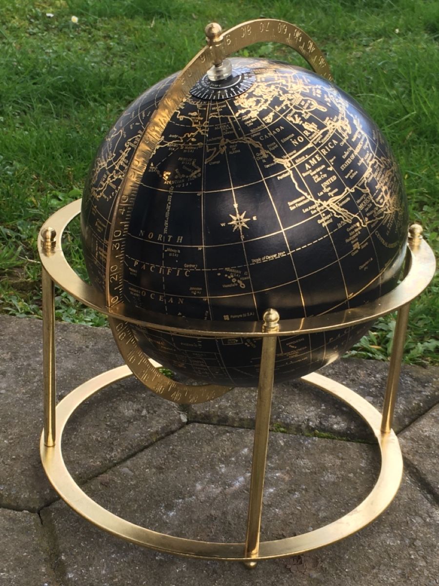 Sonstige Dekorationen & Accessoires: Tisch - Globus Vintage Style – Gebraucht aus Wangen b. Olten von