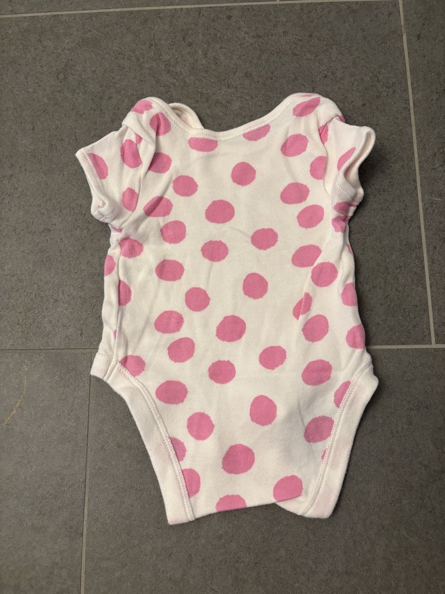 Lotti & Set di vestiti: Kurzarmbody, Gr 56/62 – Usato da Breitenbach venduto da mi95st 1