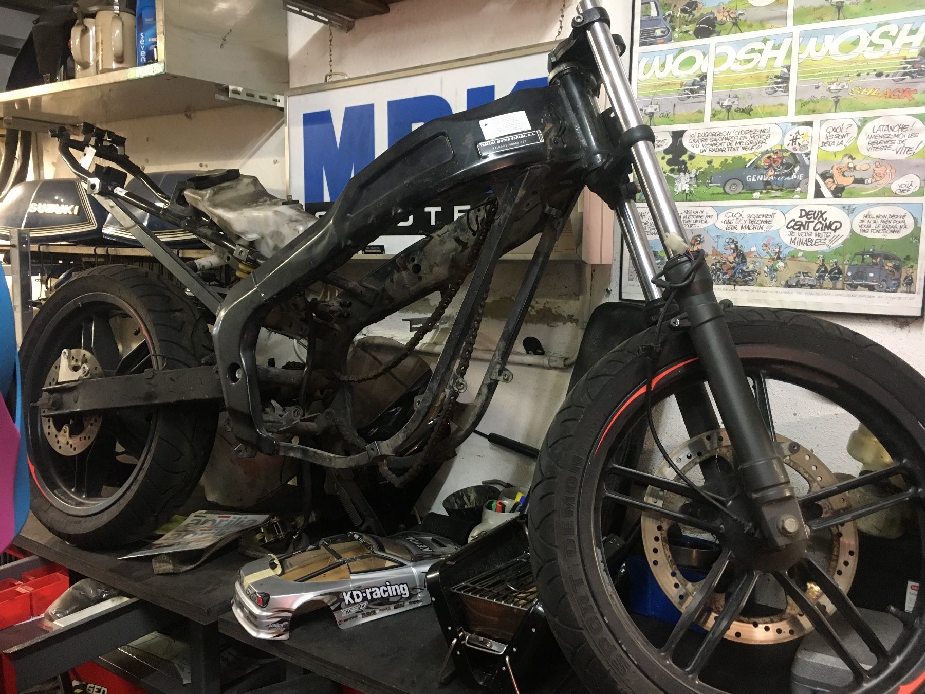 Yamaha Strada: Yamaha Tzr 50 + 1 châssis et plaind de pièces – Usato da Boudevilliers venduto da boost98 7