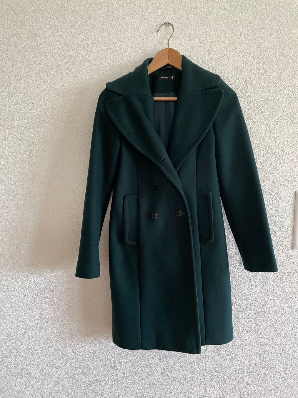 Hallhuber Mäntel: Grüner Mantel von Hallhuber – Gebraucht aus Staufen von  1