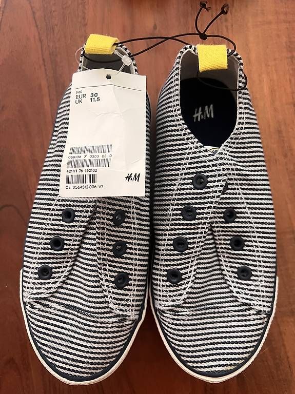 H&M Scarpe da uomo: Neu: H&M Stoff Sommer Turnschuhe – Usato da Horgen venduto da swiffymiffy