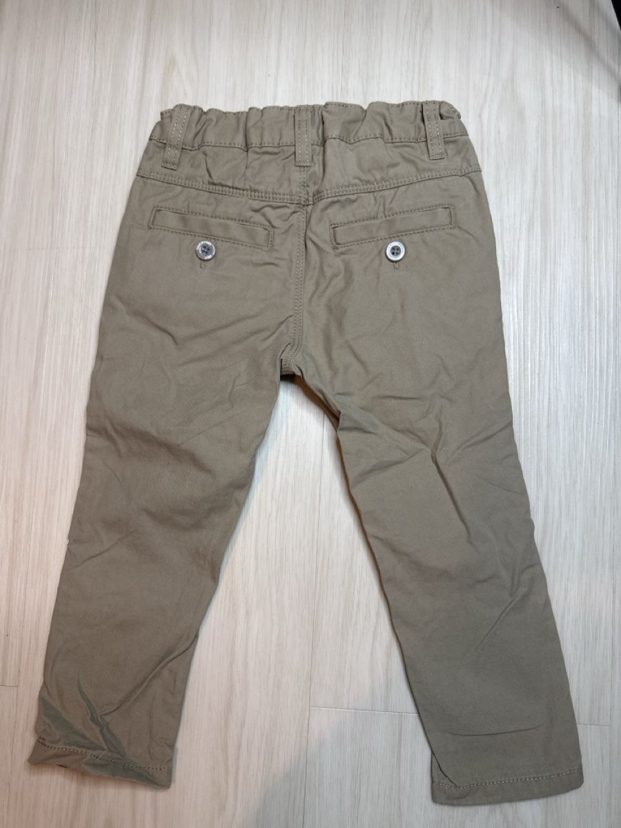 Hosen: Stylish Beige Chinos - Perfect for Spring Adventures! – Gebraucht aus Effretikon von lio_gjr8 1
