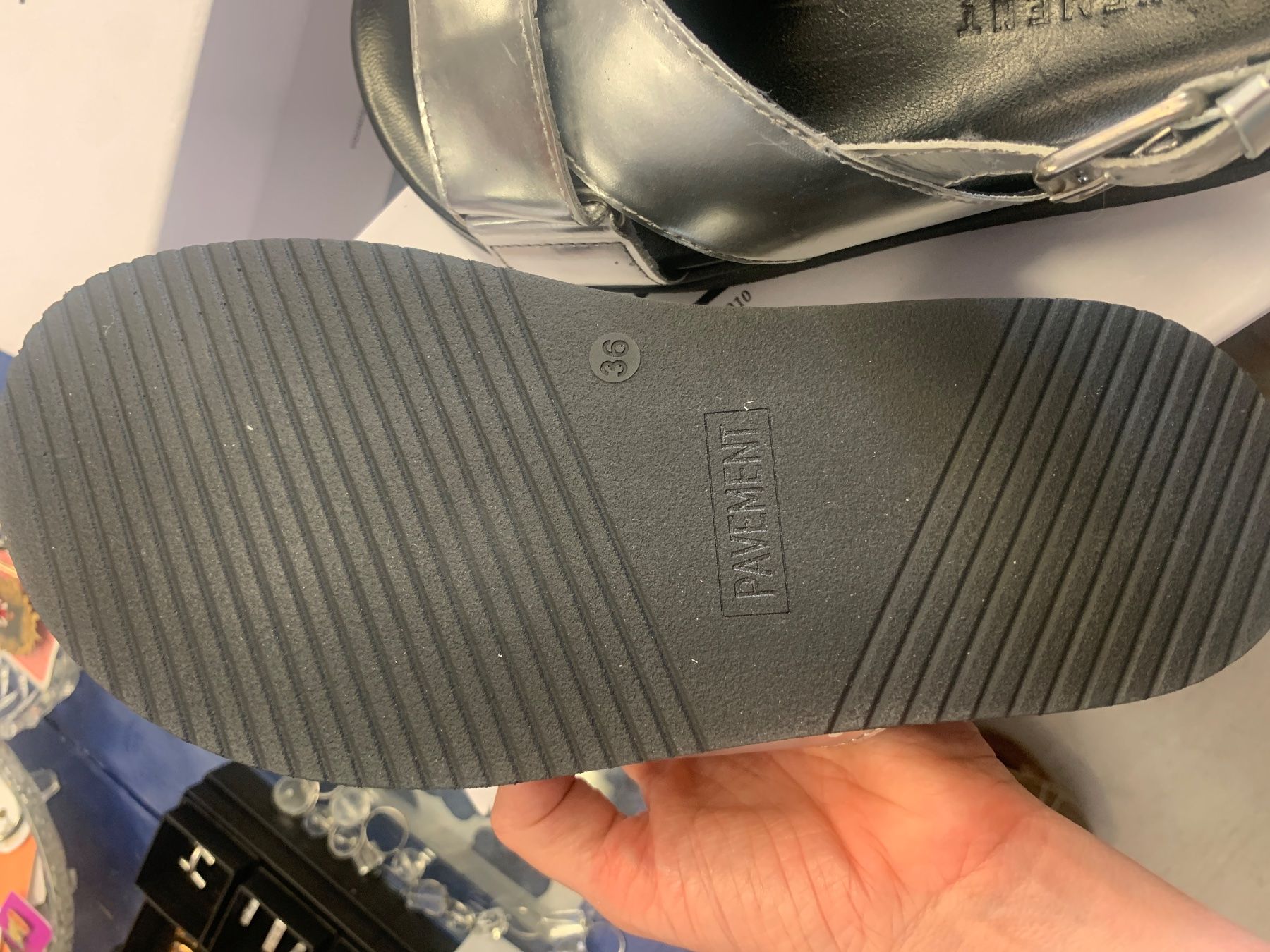 Chaussures femmes: Neu Silber Sandalen PAVEMENT NP 169.- – Neuf (Voir description) à Unterseen par jpowers1971 5