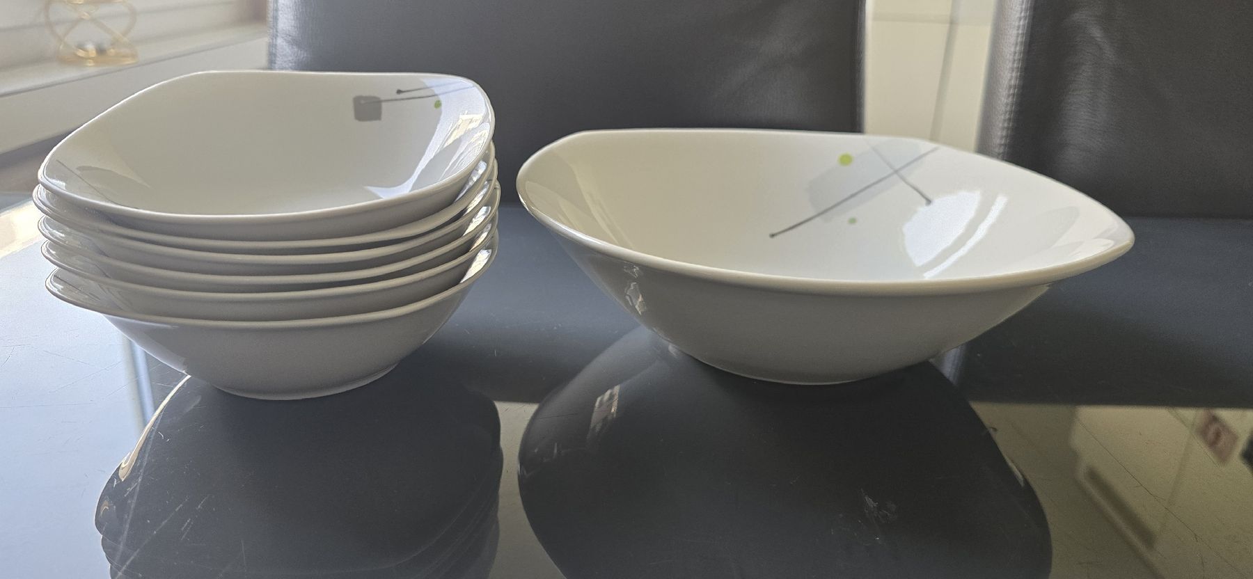 Set di piatti: 34pcs Modern Dinnerware Set (LIPO) - Like New! – Usato da Olten venduto da deb_2d58 3