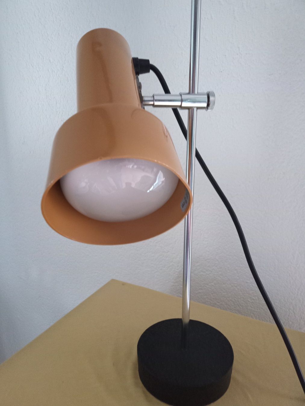 Lampade: 70er Spot Tischlampe Senf – Usato da Zürich venduto da edi_c2m6 1