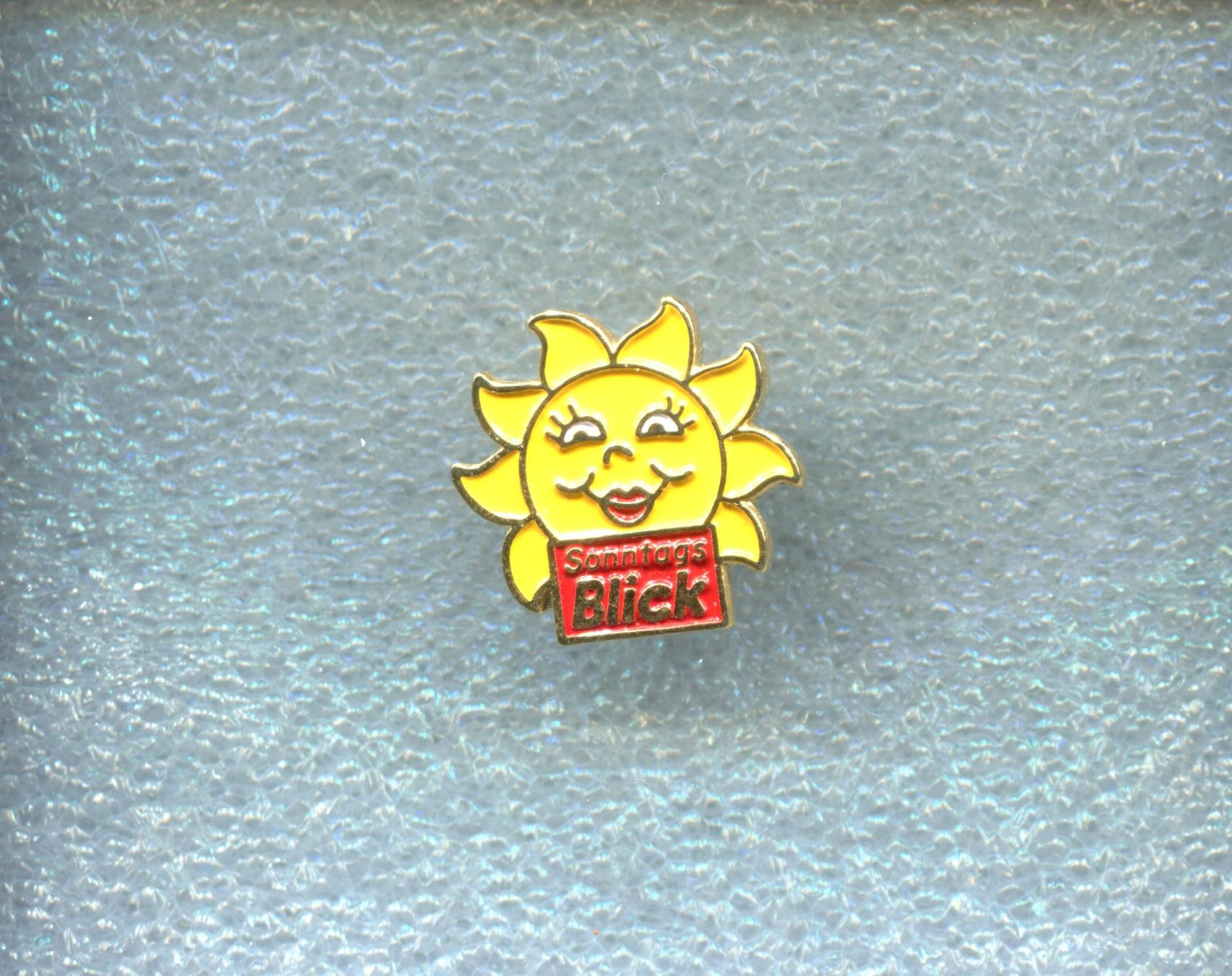 Placchette & Badge: Sonntags Blick  SONNE – Usato da Winterthur venduto da Sammleroase