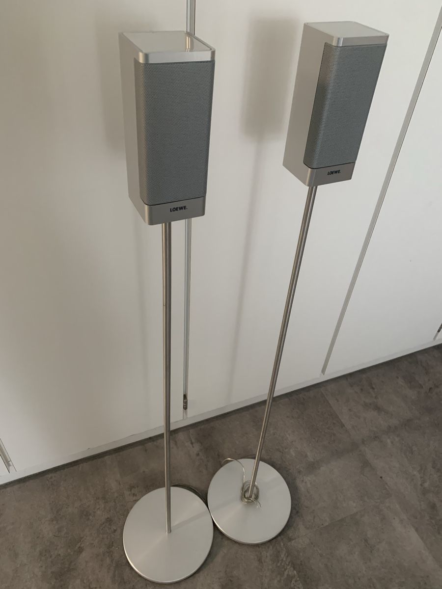 Loewe Heimkino: Loewe Surround Lautsprecher mit original Ständer  – Neu (gemäss Beschreibung) aus Bremgarten AG von Bereika 1