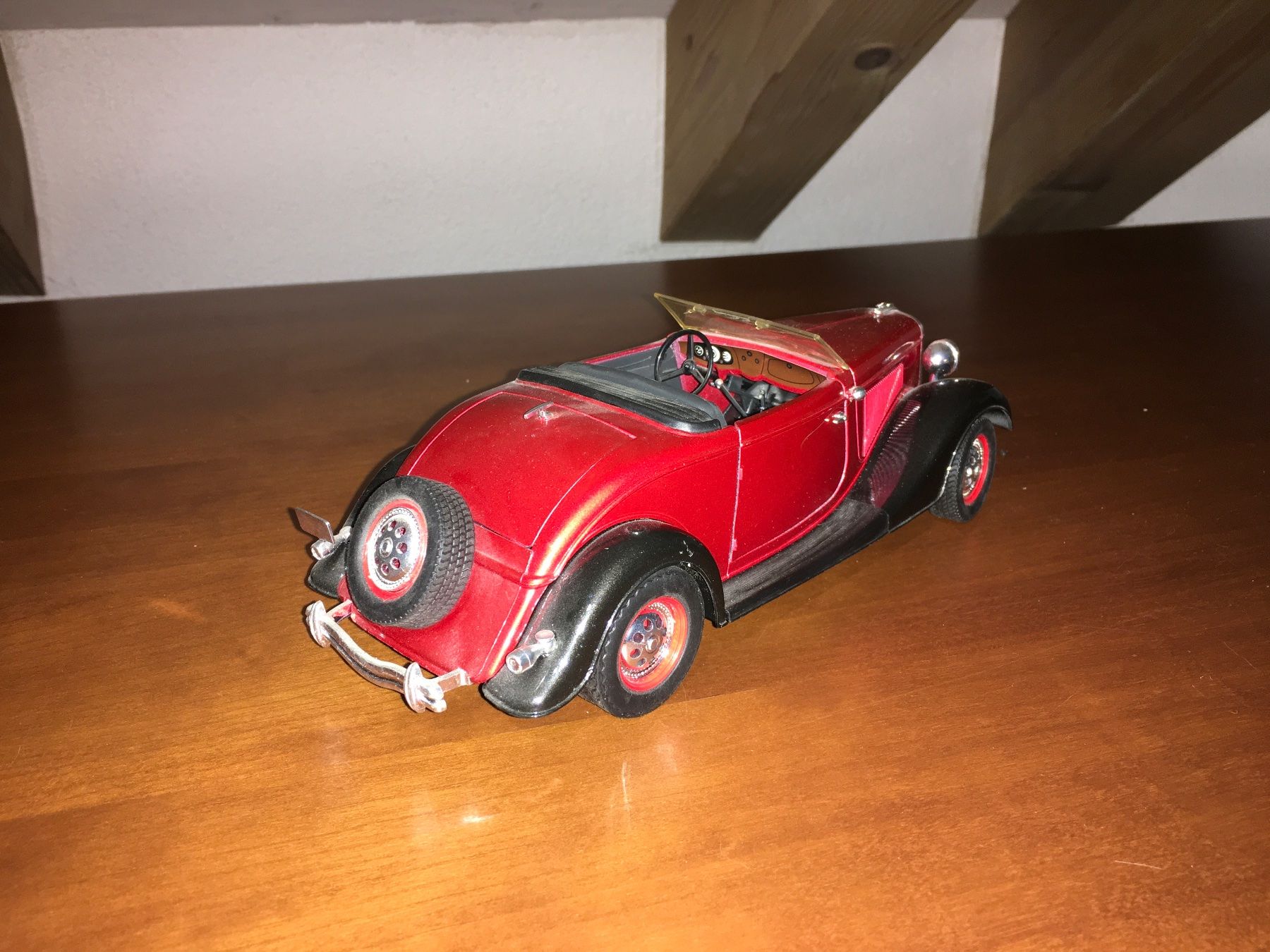 Ford Modellini d'auto: Ford V8 - 1/18 – Usato da Wohlen AG venduto da PrivatSammlung 1