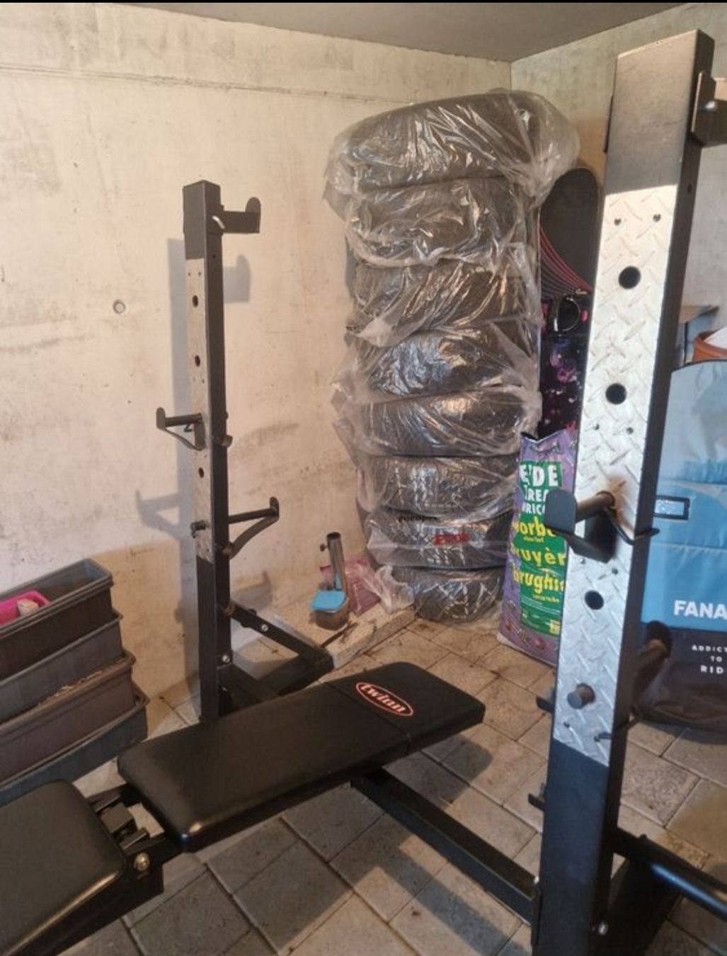 Hometrainer: Massive verstellbare Hantelbank – Usato da Lauterbrunnen venduto da ziv_nd87 3