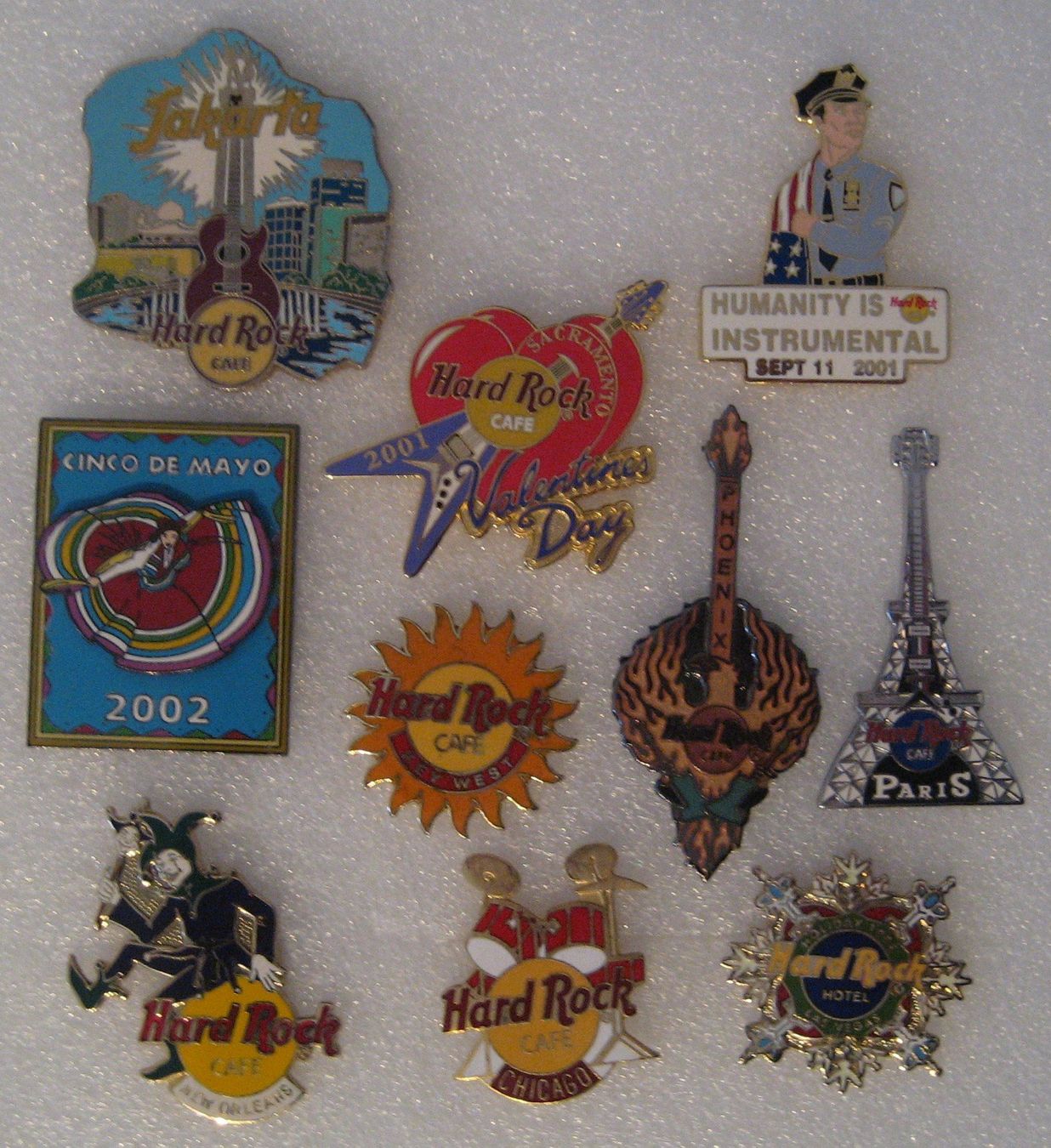Hard Rock Cafe Placchette & Badge: 10 Hard Rock Cafe Pins Set #4 von 8 – Usato da Emmenbrücke venduto da tms1122
