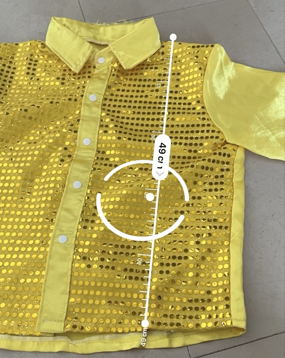 Costumi: Glänzendes Fasnachtshemd, gelb – Usato da Büttikon AG venduto da Jahacymipa.01 2