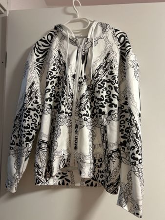 Trendige Kapuzenjacke mit Print, Grösse M neu