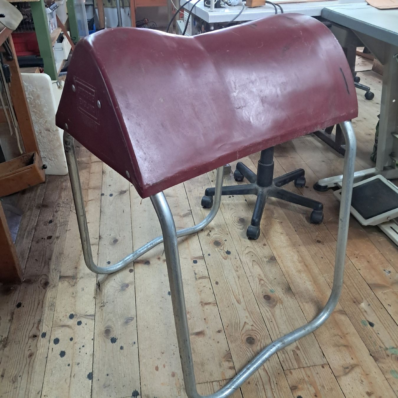 Selles, accessoires: Sattelständer – Neuf (Voir description) à Thusis par vic_9xwb 2