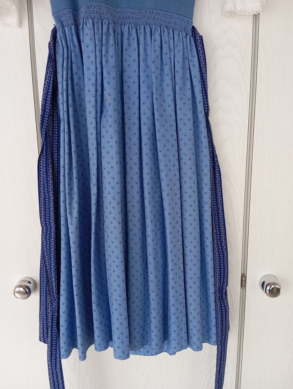 Kostüme: Original Wurzer Dirndl Grösse 36 mit zwei Blusen. – Gebraucht aus Oberägeri von baerghuus 4