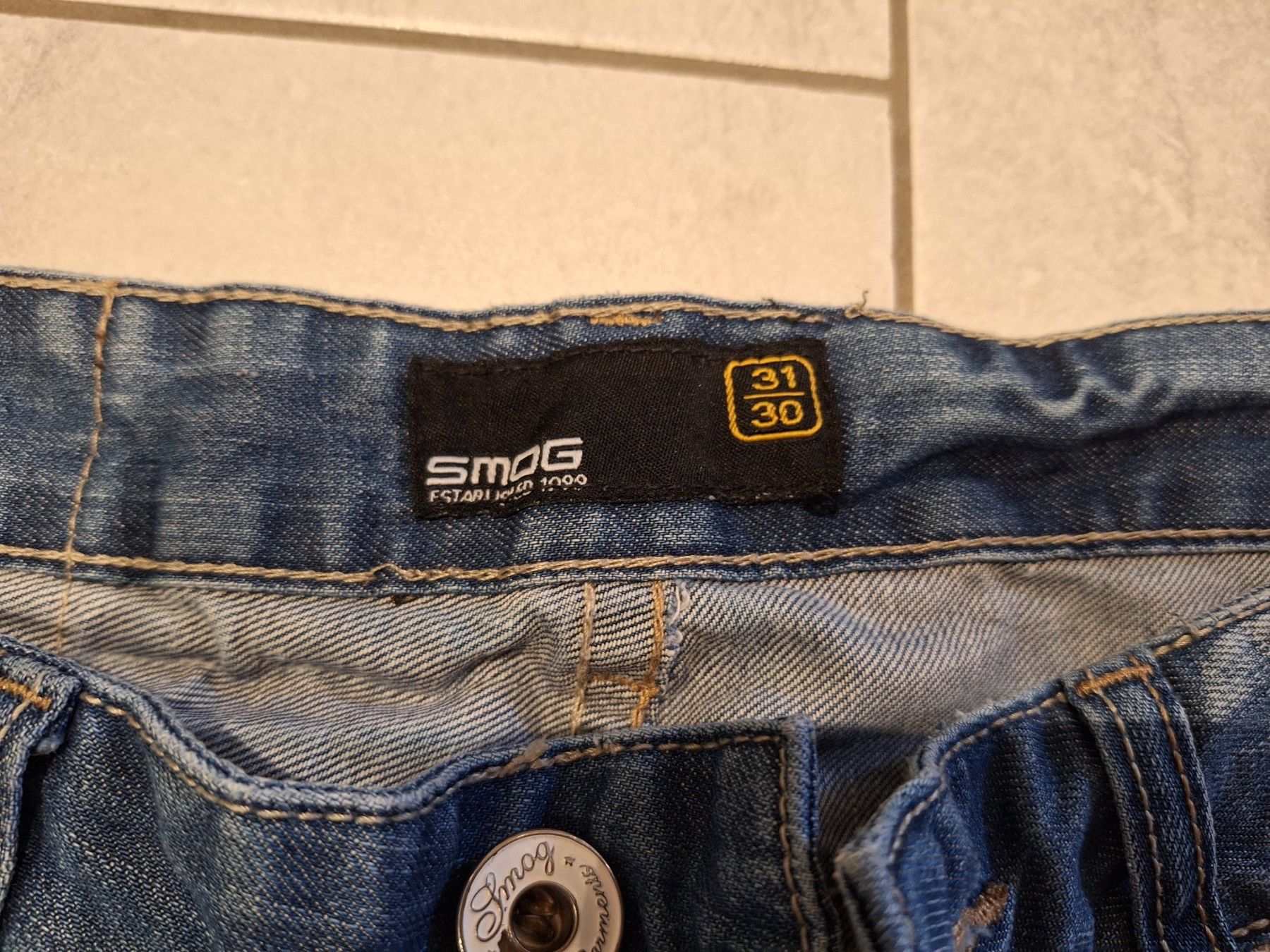 H&M Jeans: 3 Herrenjeans Gr S/M – Usato da Wegenstetten venduto da mcfly321 2