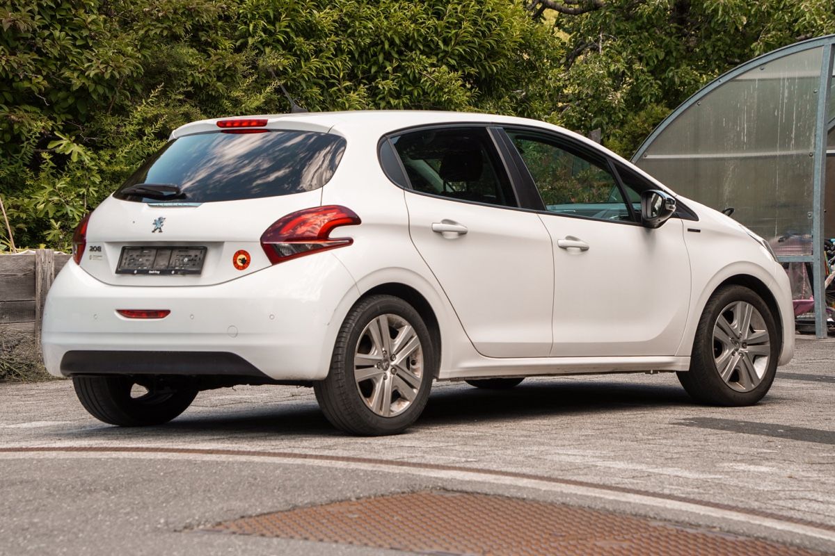 Peugeot Automobili: PEUGEOT 208 1.2i STT – Usato da Meiringen venduto da Josua.f 2