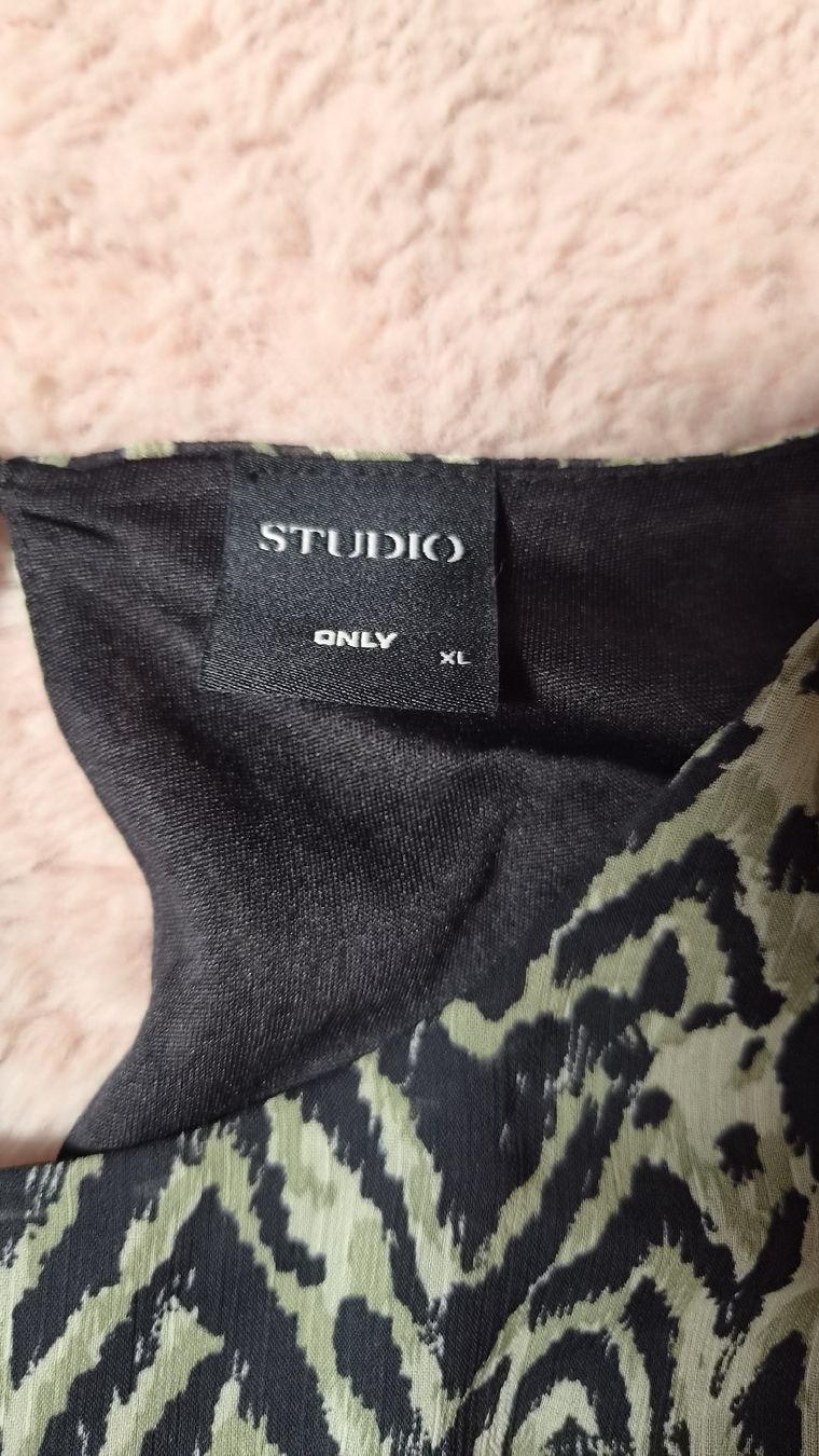 Only Robes: Kleid ONLY Studio Damen Grösse XL  – D'occasion à Mellingen par BiBi.16 1