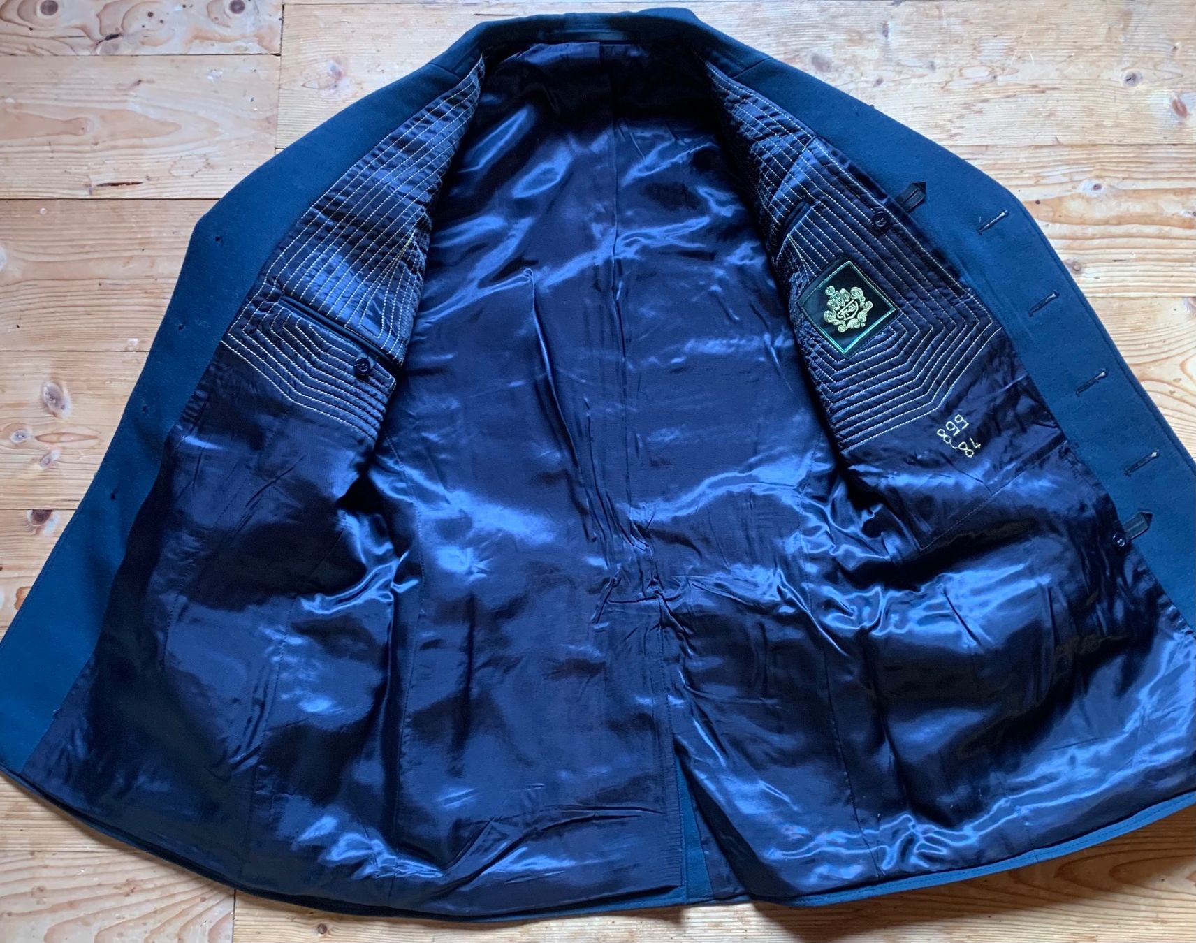 Uniformen: Uniformjacke der Stadtpolizei Zürich – Gebraucht aus Goldingen von  3
