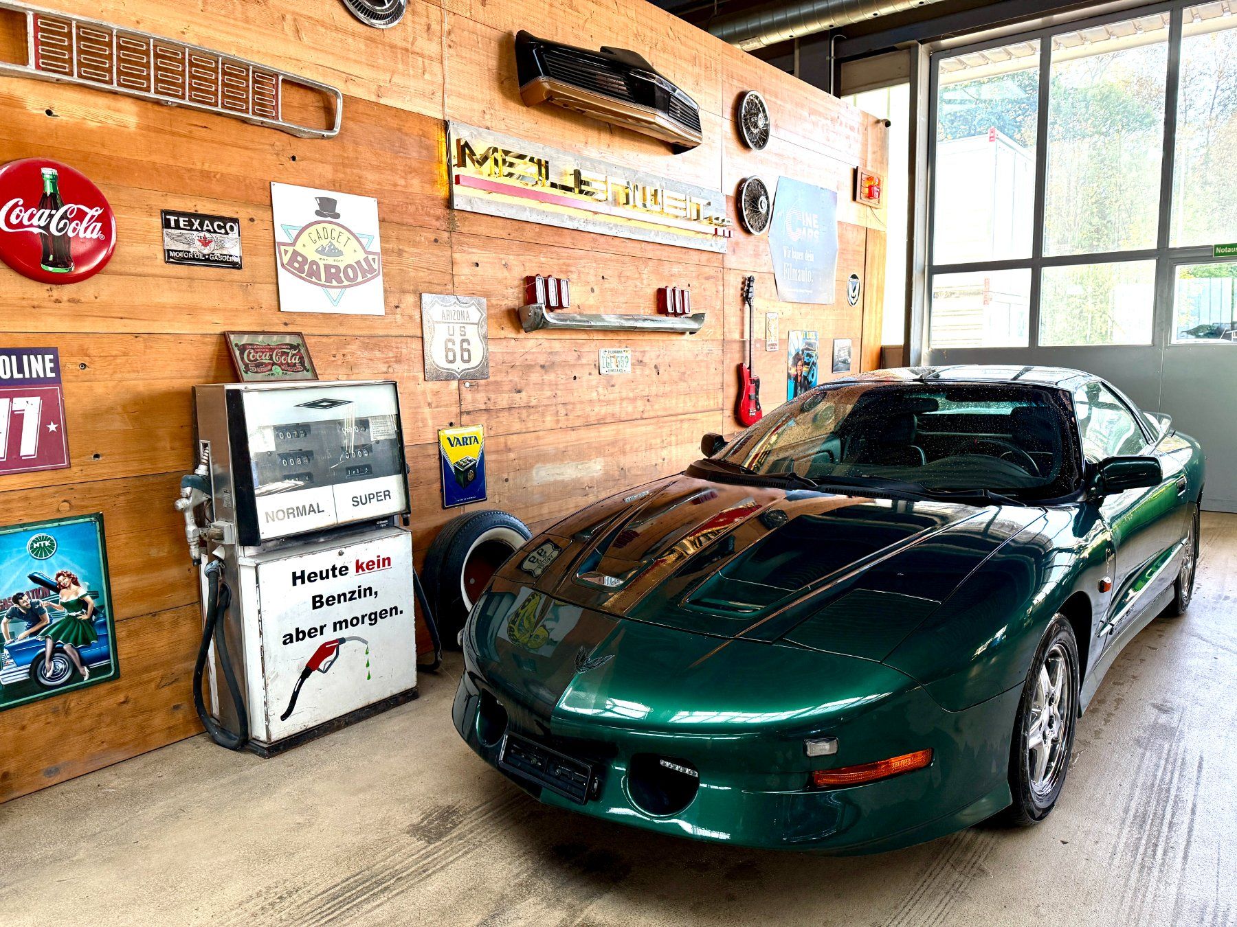 Pontiac Automobili: Pontiac Firebird 5.7 Trans Am – Usato da Gretzenbach venduto da GarageMeilenweit 1