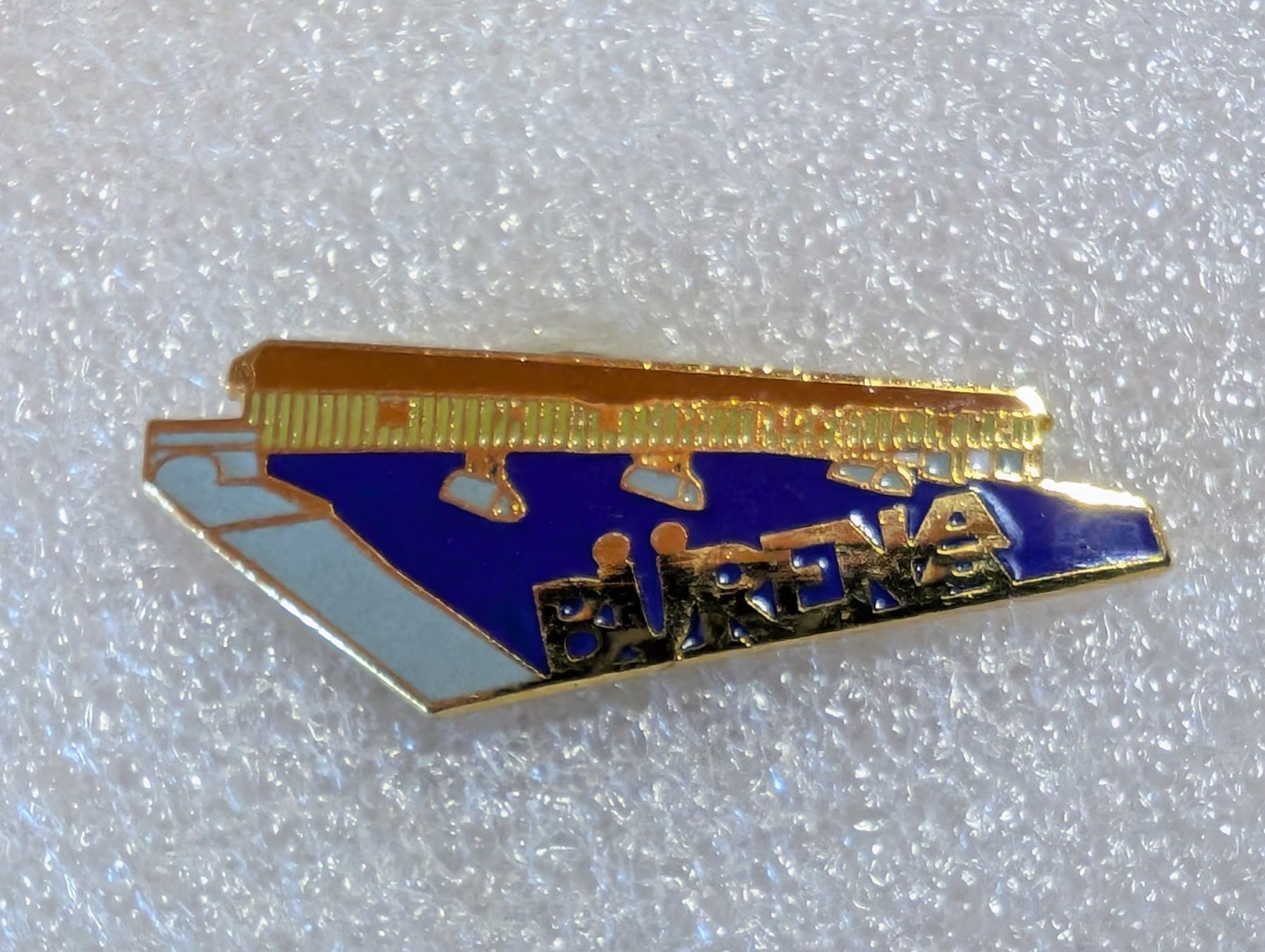 Plaketten & Abzeichen: Ansteckpin 270: – Gebraucht aus Oppligen von Pin-Fall-Shop