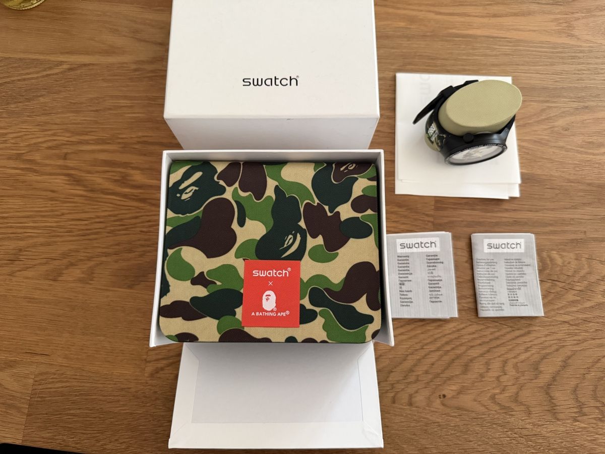 Swatch Montres: Swatch x BAPE BIG BOLD THE WORLD – Neuf (Voir description) à Kehrsatz par ichverkaufeetwas 2