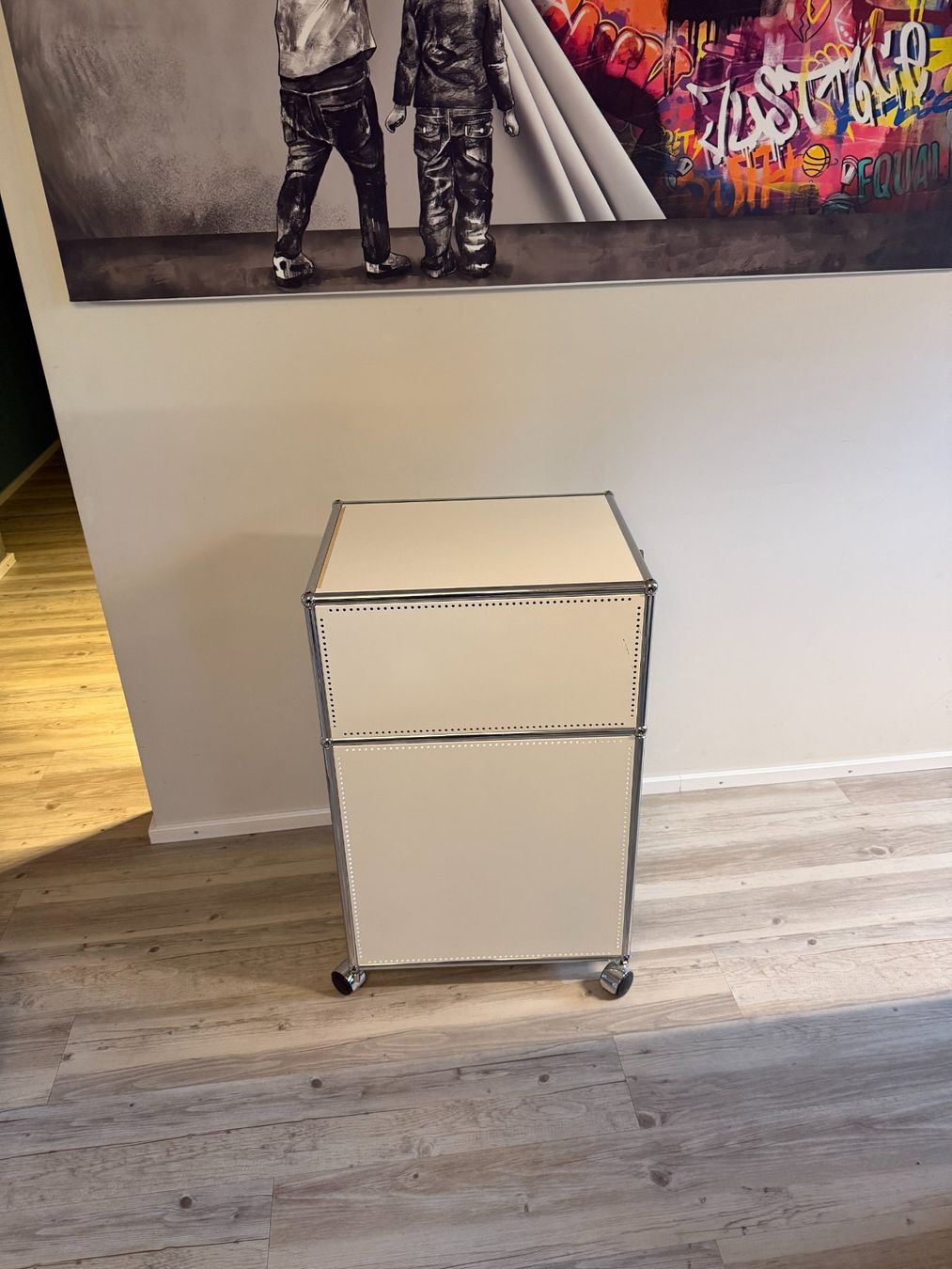 USM Banconi: USM Haller Rollcontainer reinweiss – Usato da Ermatingen venduto da csc_7g5v 3