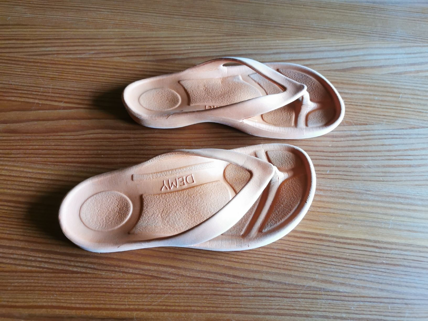 Herrenschuhe: Orange Flipflops – Gebraucht aus Grünenmatt von ras_7ksp 1