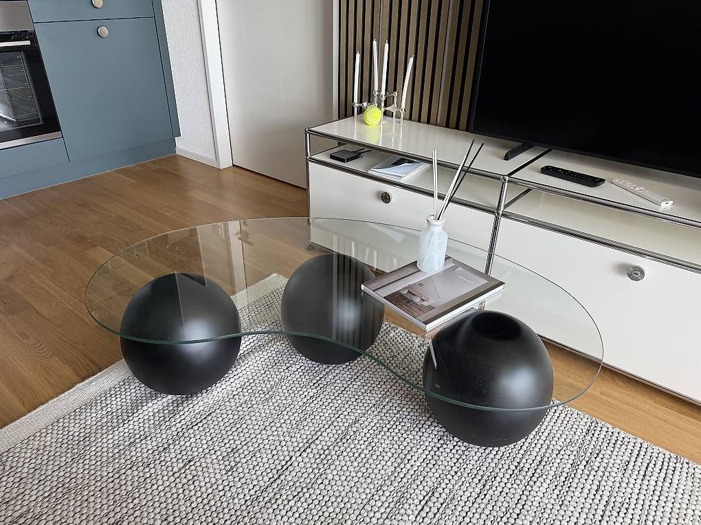 Tavoli: Designer-Couchtisch mit Glasplatte  – Usato da Aesch BL venduto da nib_w2hb