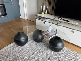 Designer-Couchtisch mit Glasplatte 