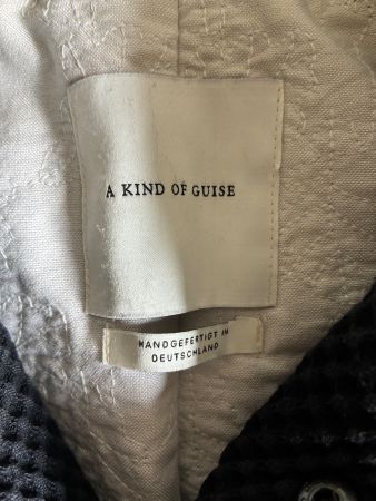 A kind of Guise