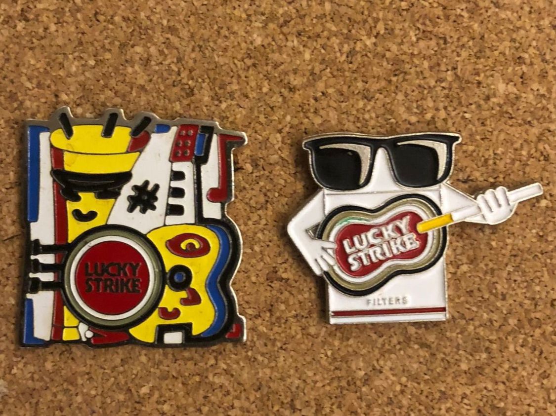Placchette & Badge: Vends 2 Pins Lucky Strike – Usato da Corpataux venduto da pfi_27t6