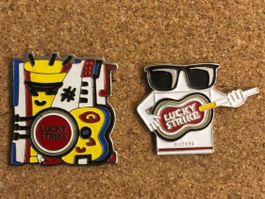 Vends 2 Pins Lucky Strike