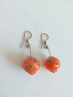 Orange Ohrringe mit floralem Muster