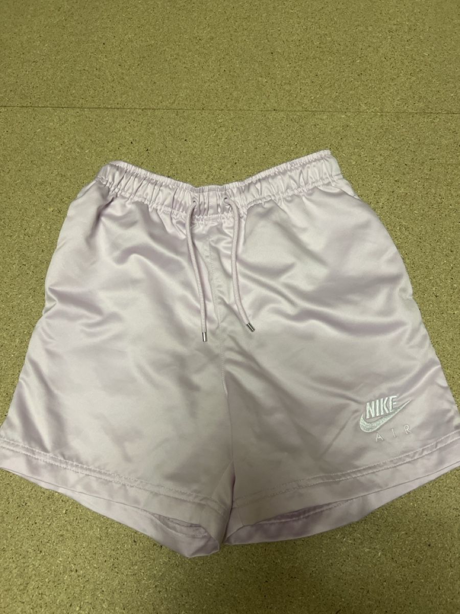 Nike Hosen: Nike Air Shorts rosa XS – Gebraucht aus Oberengstringen von pri_c8jk