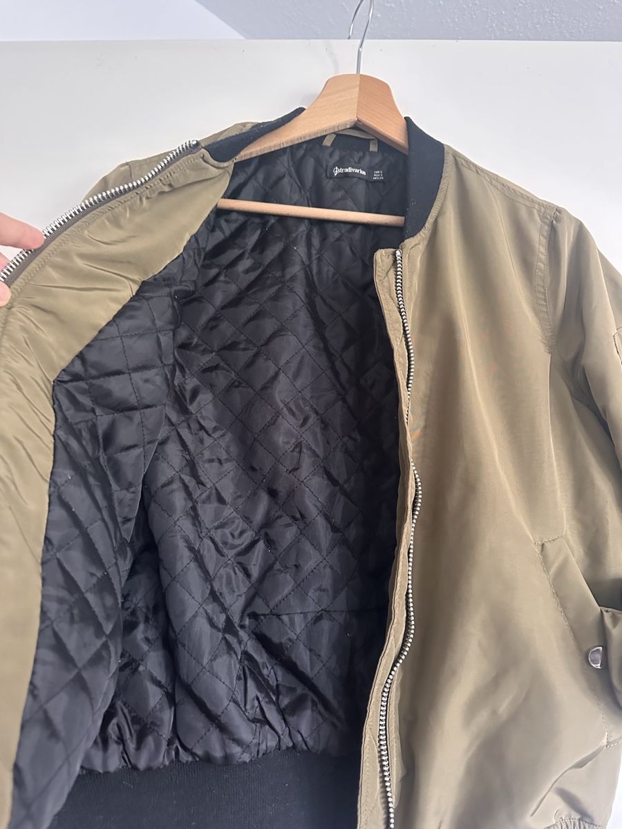 Stradivarius Giacche: Stradivarius Bomber Jacke, Khaki, Gr. S – Usato da Winterthur venduto da whatdreamz 3