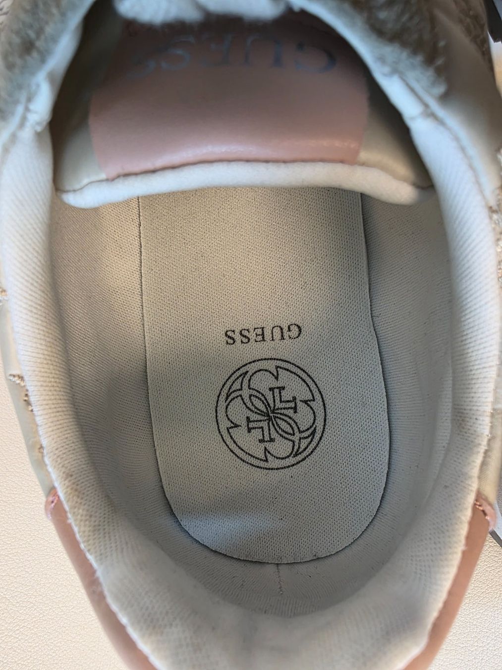 Guess Scarpe da donna: GUESS Sneaker Damen 40 – Usato da Altstätten SG venduto da Calendula-7 3