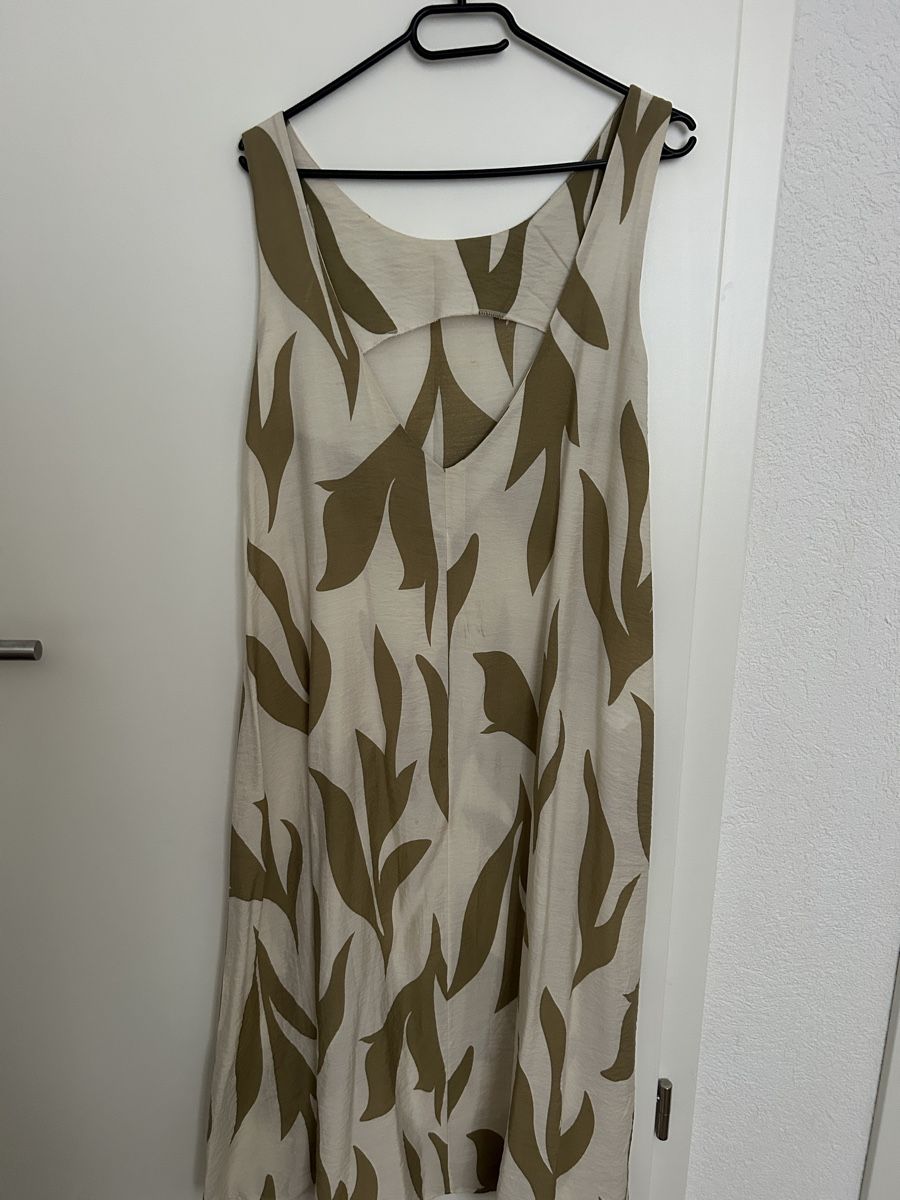 Vestiti: Oversize Summer Dress with Leaf Pattern - Size Small – Usato da Marin-Epagnier venduto da Kty_1907 3