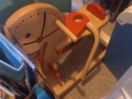 Cheval à bascule en bois pour enfant