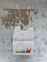 vintage Kinderlatz, handgenäht und bestickt