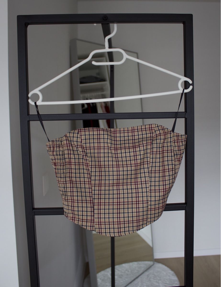 H&M Top: Kariertes Crop Top – Nuovo (secondo la descrizione) da Neerach venduto da irasan